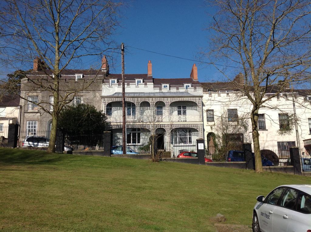 Hotel 8A Spring Gardens Haverfordwest Exteriér fotografie