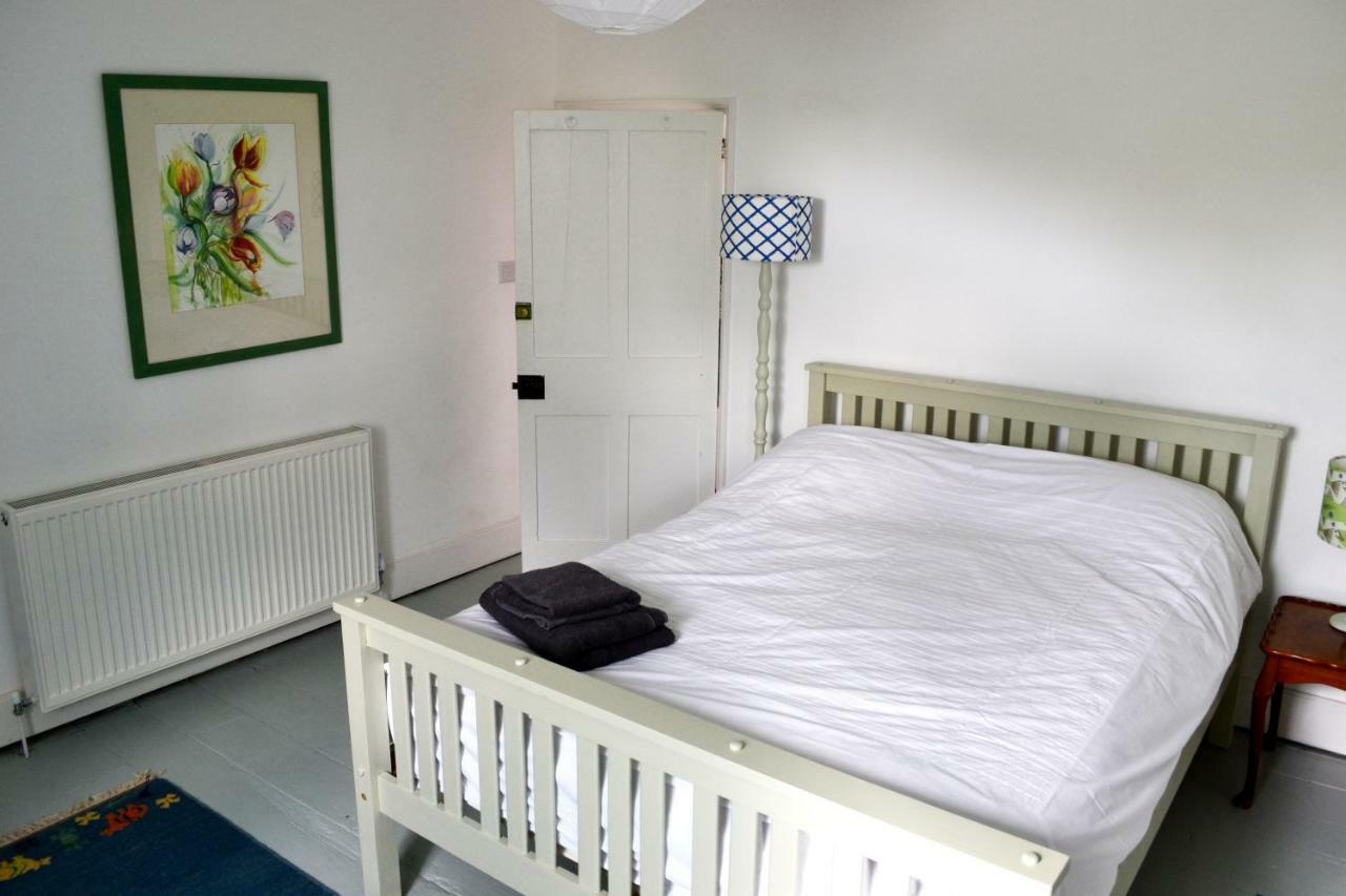 Hotel 8A Spring Gardens Haverfordwest Exteriér fotografie